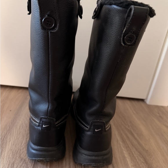 Nike Air Black Winter Boots - Picture 4 of 6
